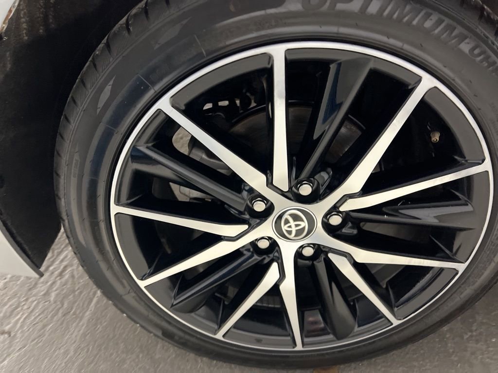 Used 2024 Toyota Camry SE image 40