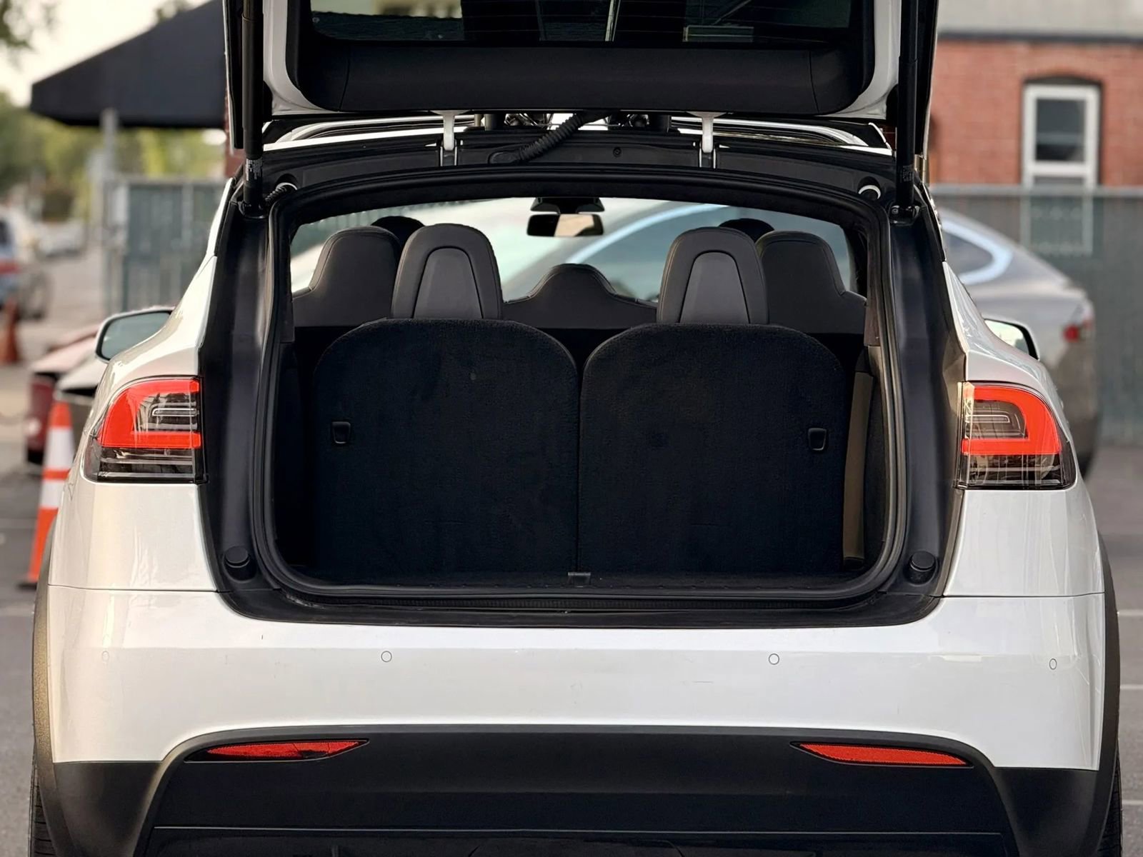 Used 2020 Tesla Model X Long Range AWD/4WD image 9