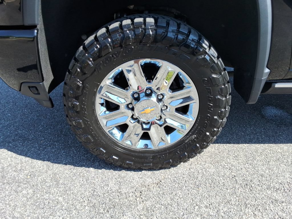 Used 2024 Chevrolet Silverado 3500 High Country w/ High Country Premium Package AWD/4WD image 10