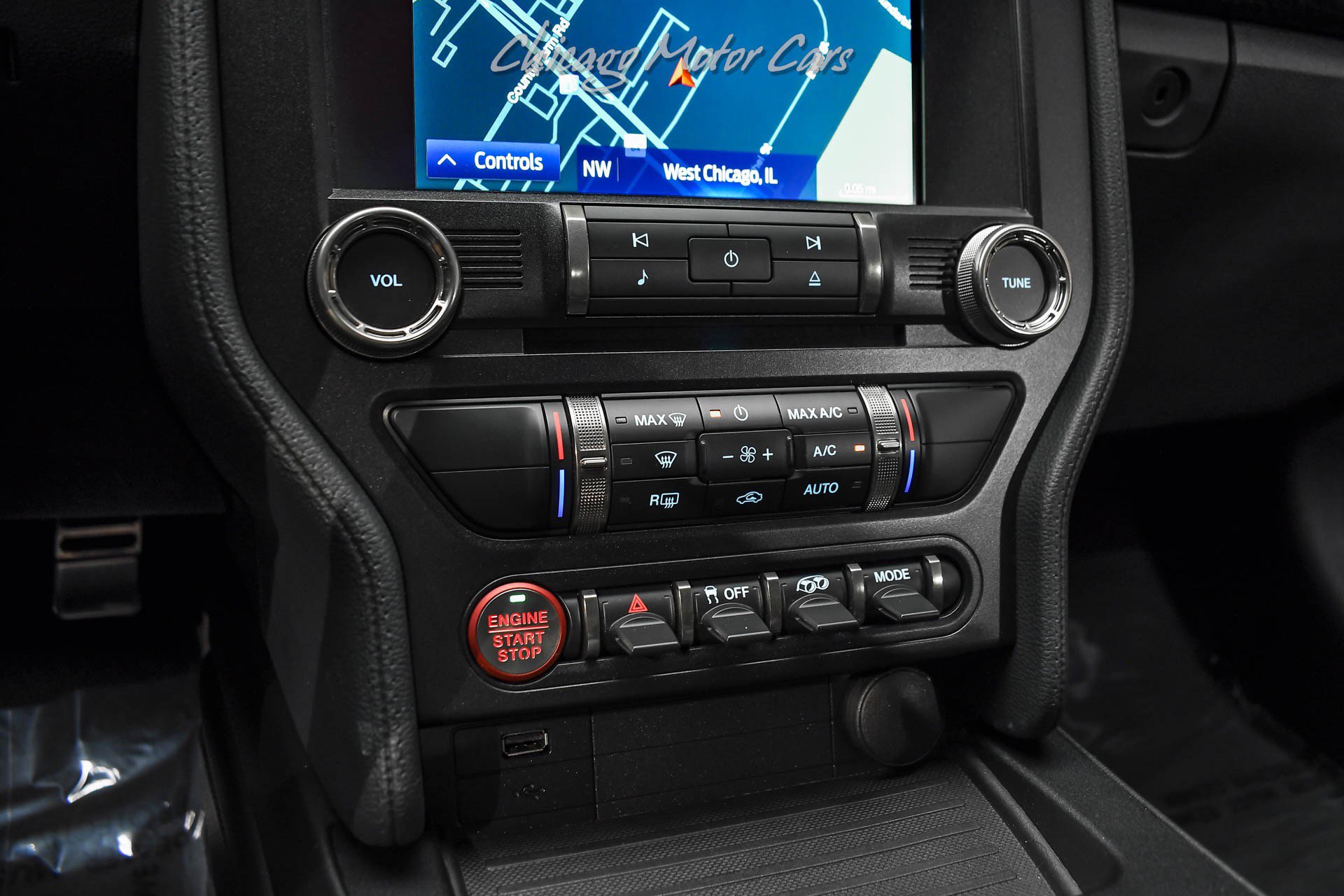 Used 2022 Ford Mustang Shelby GT500 w/ Carbon Fiber Track Pack RWD image 16