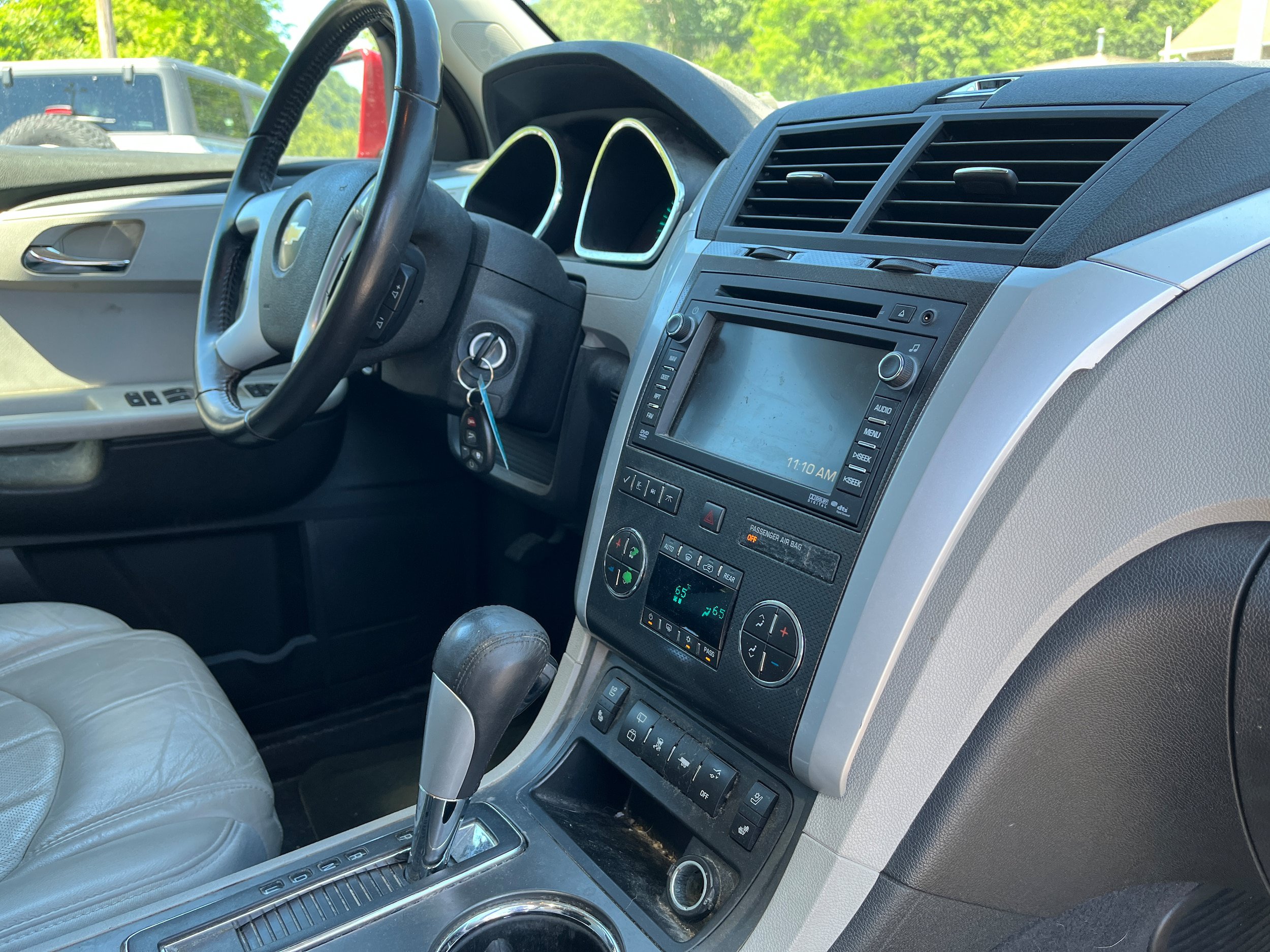 Used 2010 Chevrolet Traverse LTZ AWD/4WD image 16