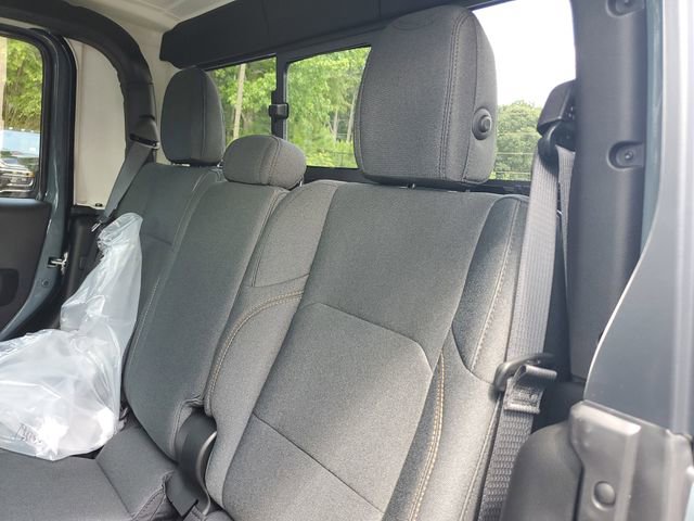 New 2025 Jeep Gladiator Sport image 16