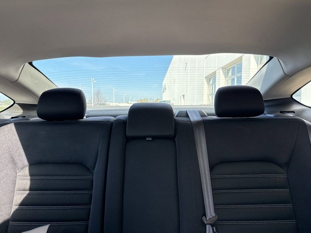 Used 2014 Ford Fusion SE FWD image 9