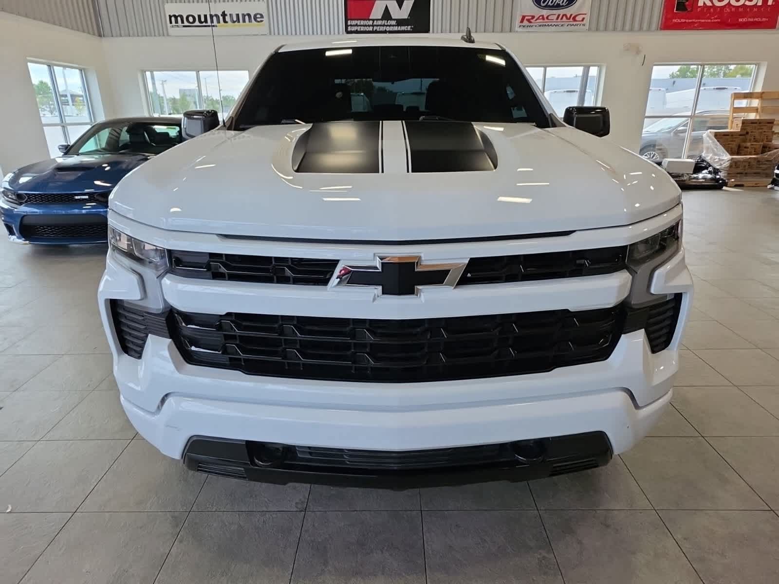 Used 2023 Chevrolet Silverado 1500 RST w/ Rally Edition AWD/4WD image 2