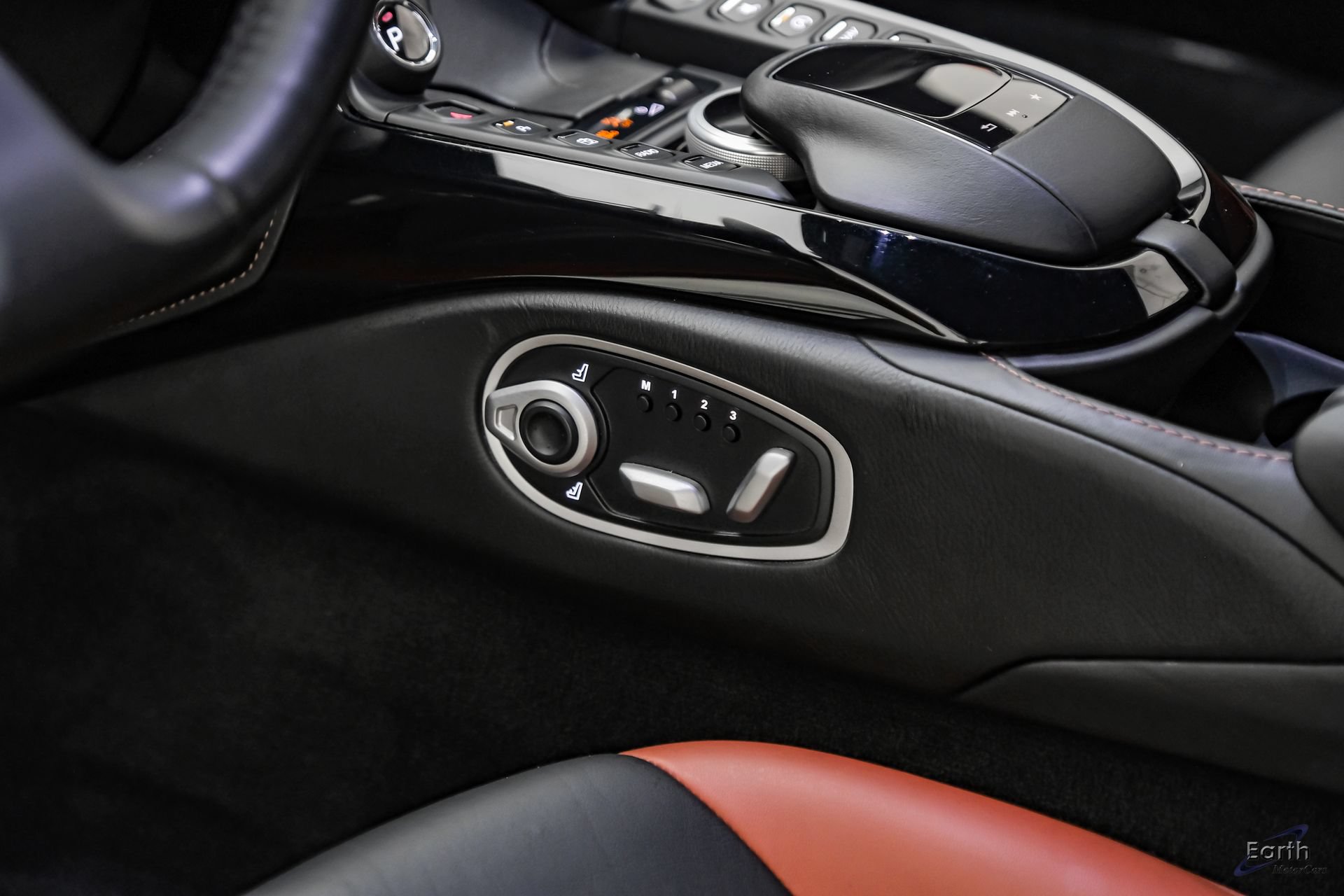 Used 2019 Aston Martin V8 Vantage Coupe RWD image 59