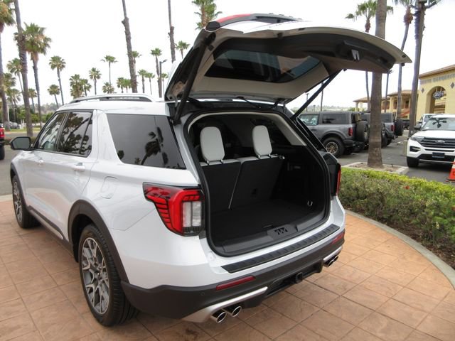 Certified 2025 Ford Explorer Platinum w/ Ultimate Package RWD image 26