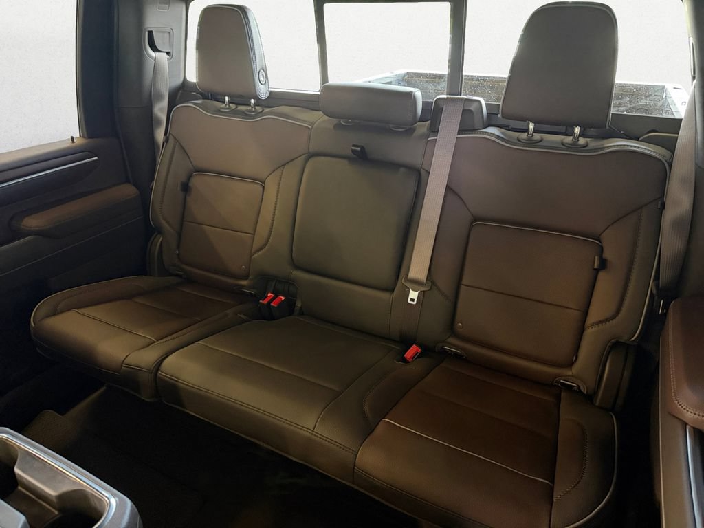 Used 2026 GMC Sierra 2500 Denali w/ Denali Reserve Package AWD/4WD image 9