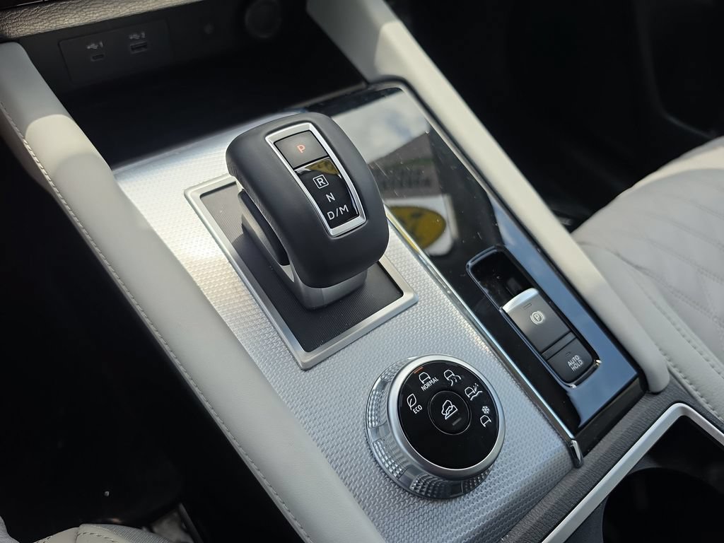 Used 2024 Mitsubishi Outlander SEL Black Edition FWD image 31