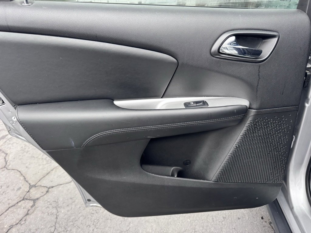 Used 2017 Dodge Journey SE image 29