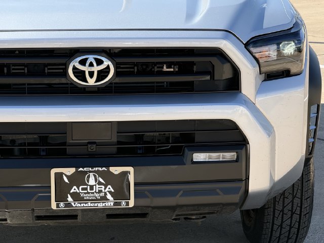 Used 2025 Toyota 4Runner SR5 AWD/4WD image 8