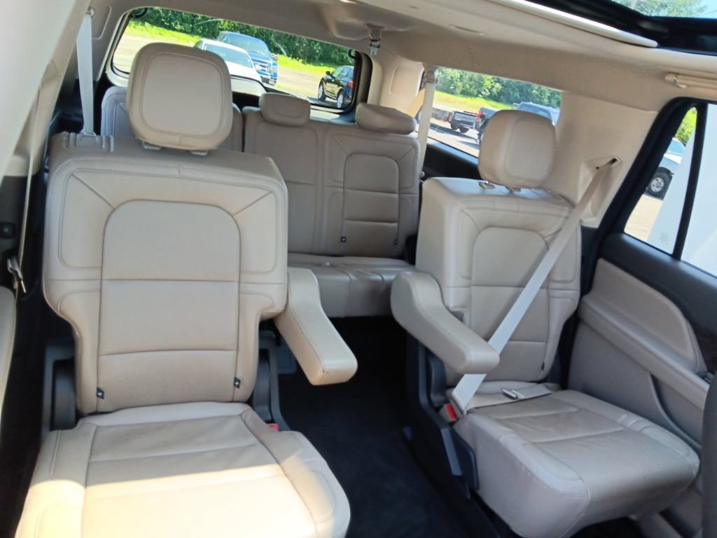 Used 2023 Lincoln Navigator L Reserve AWD/4WD image 41