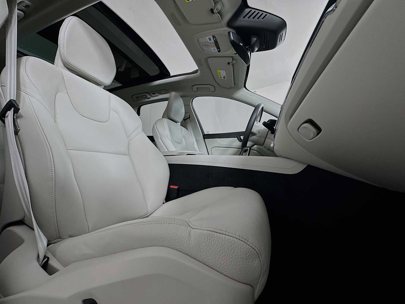 Used 2025 Volvo XC60 T8 Core w/ Protection Package Premier image 26