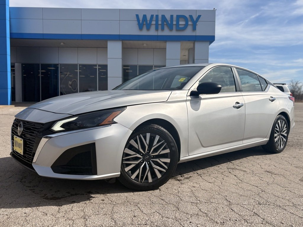 Used 2024 Nissan Altima 2.5 SV