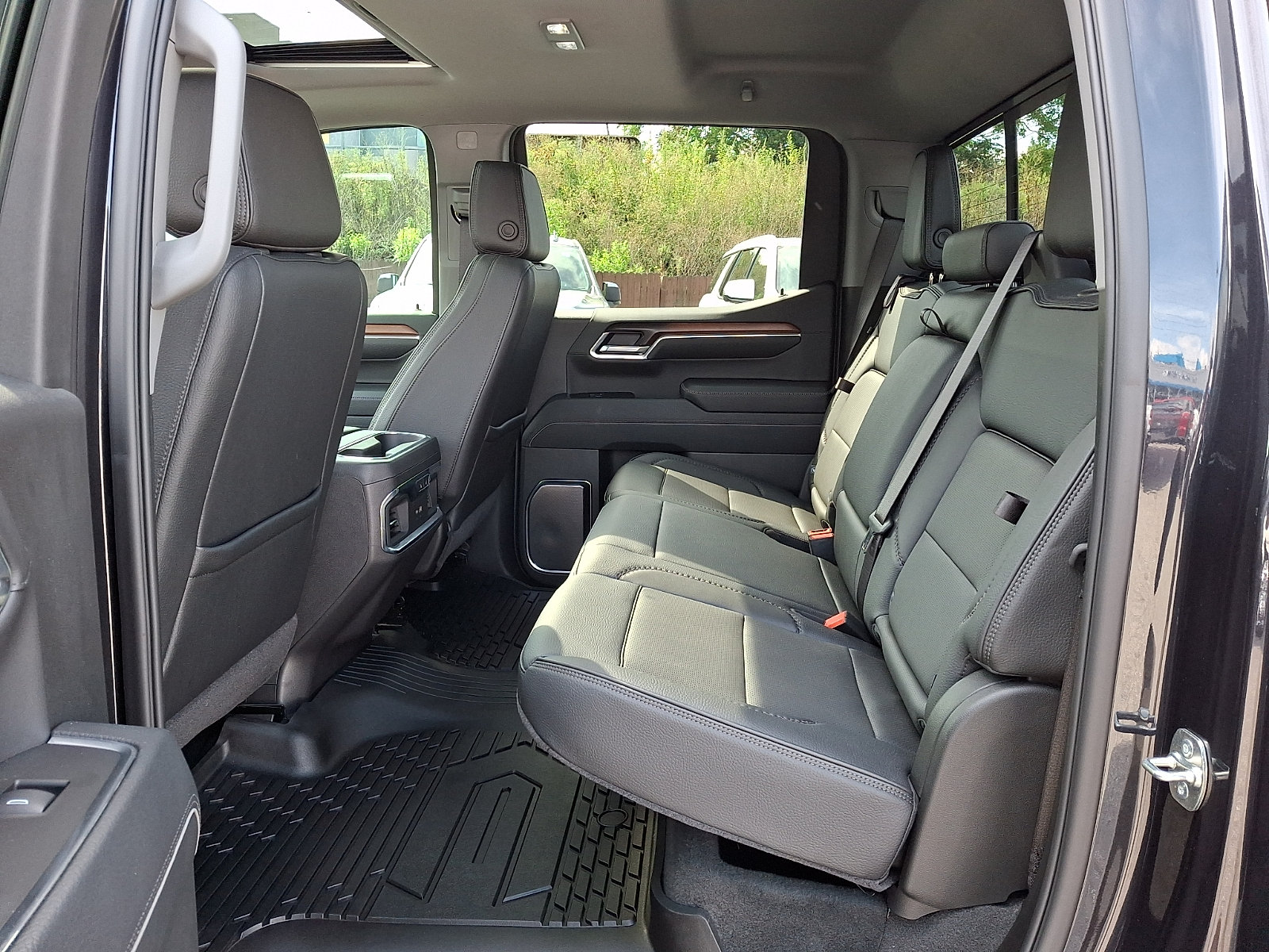 Certified 2025 GMC Sierra 1500 Denali w/ Denali Reserve Package AWD/4WD image 10
