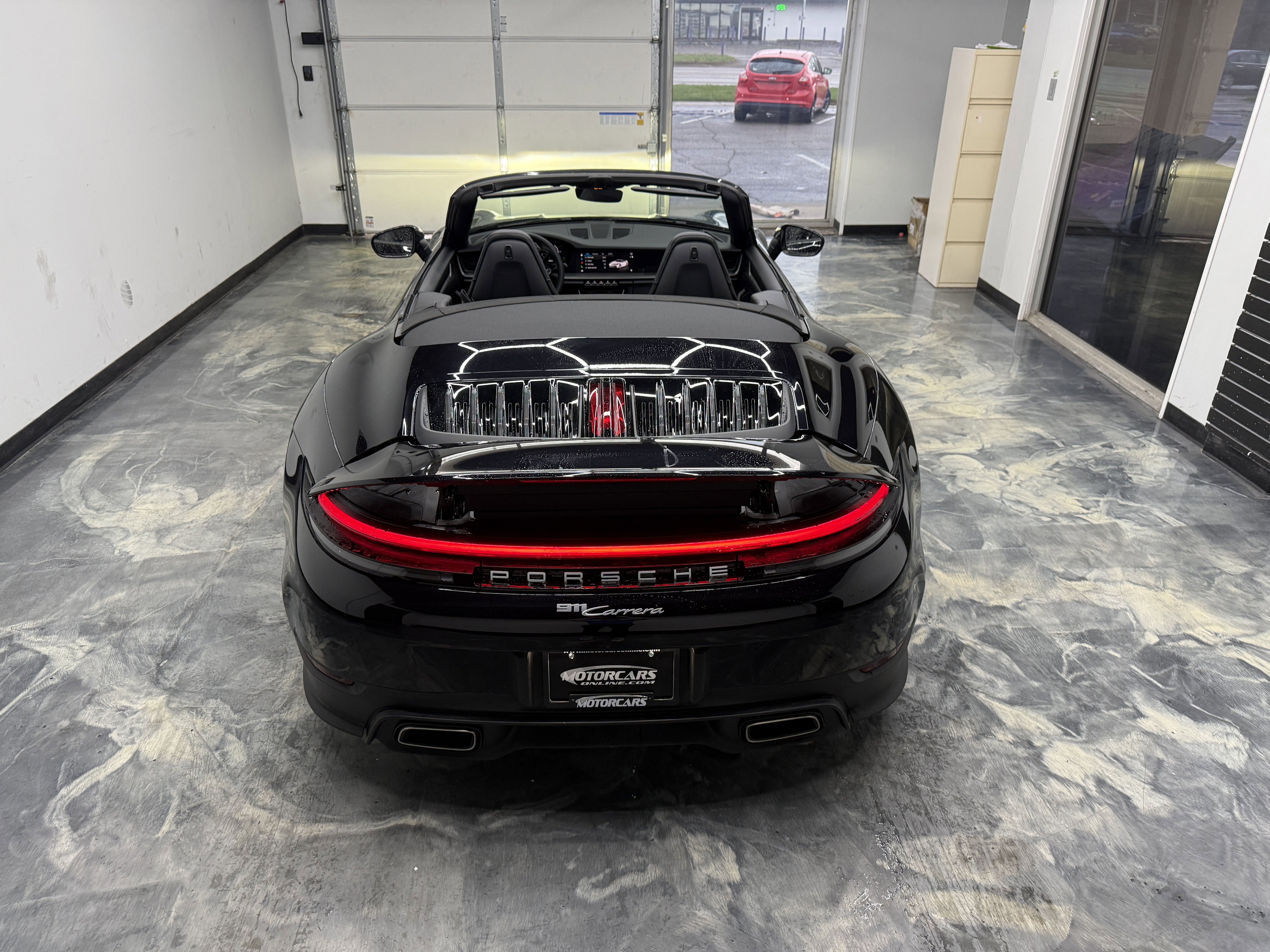 Used 2025 Porsche 911 Carrera image 6