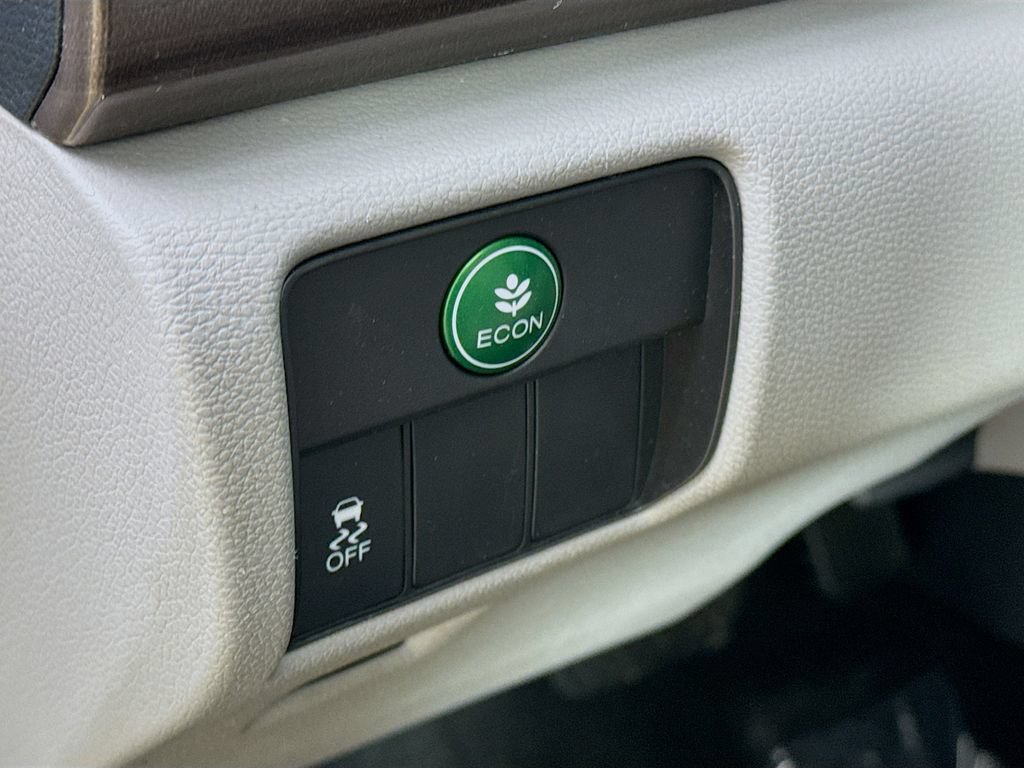 Used 2017 Honda Accord EX image 12