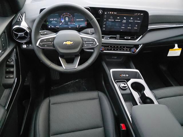 New 2026 Chevrolet Equinox LT w/ Convenience Package II image 3