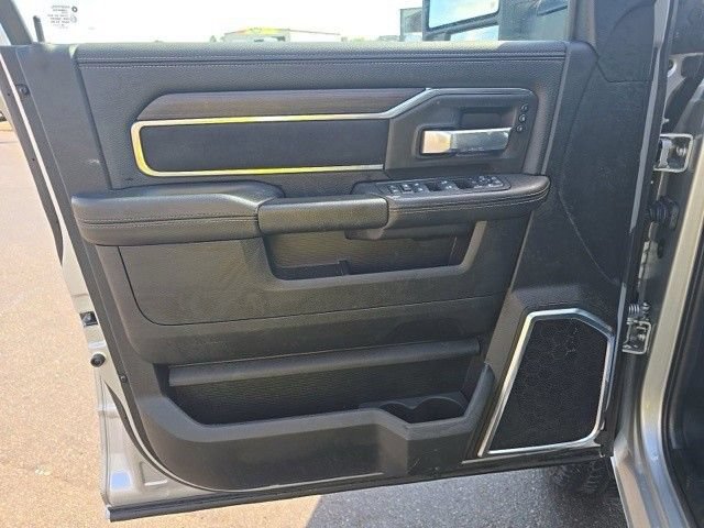 Used 2026 RAM 2500 Laramie AWD/4WD image 15