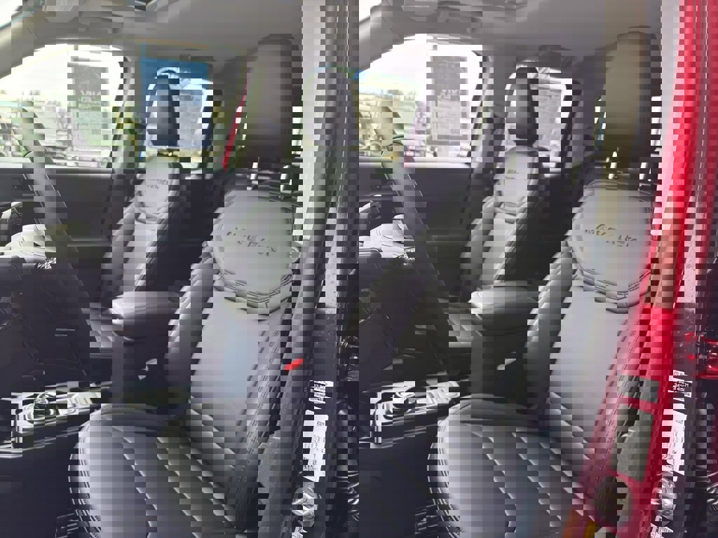 New 2026 Ford Maverick Lariat w/ Black Appearance Package image 16