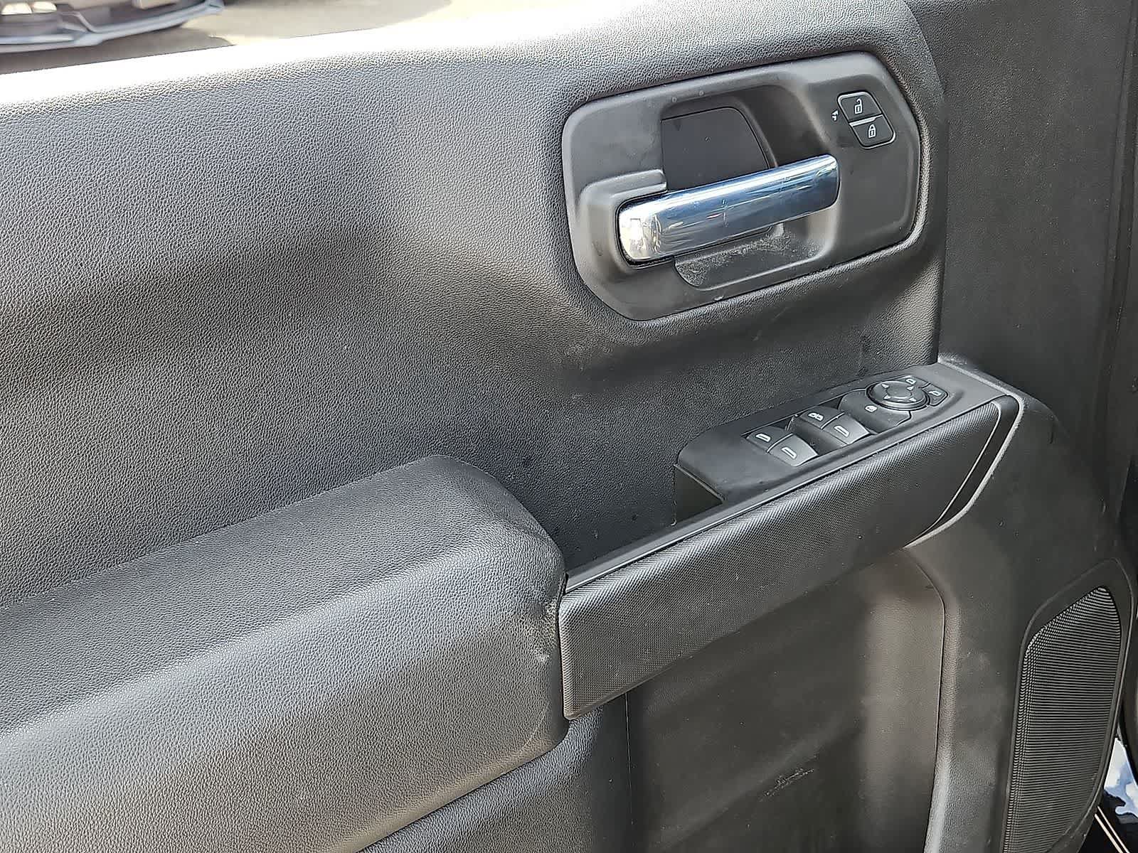 Used 2023 Chevrolet Silverado 1500 Custom AWD/4WD image 27