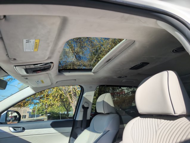 Certified 2025 Hyundai Palisade Calligraphy FWD image 26