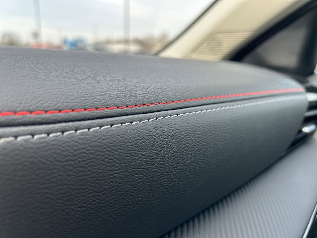 Used 2025 Nissan Kicks SR FWD image 31