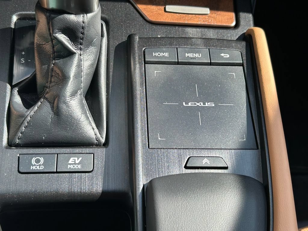 Used 2022 Lexus ES 300h w/ Luxury Package FWD image 31
