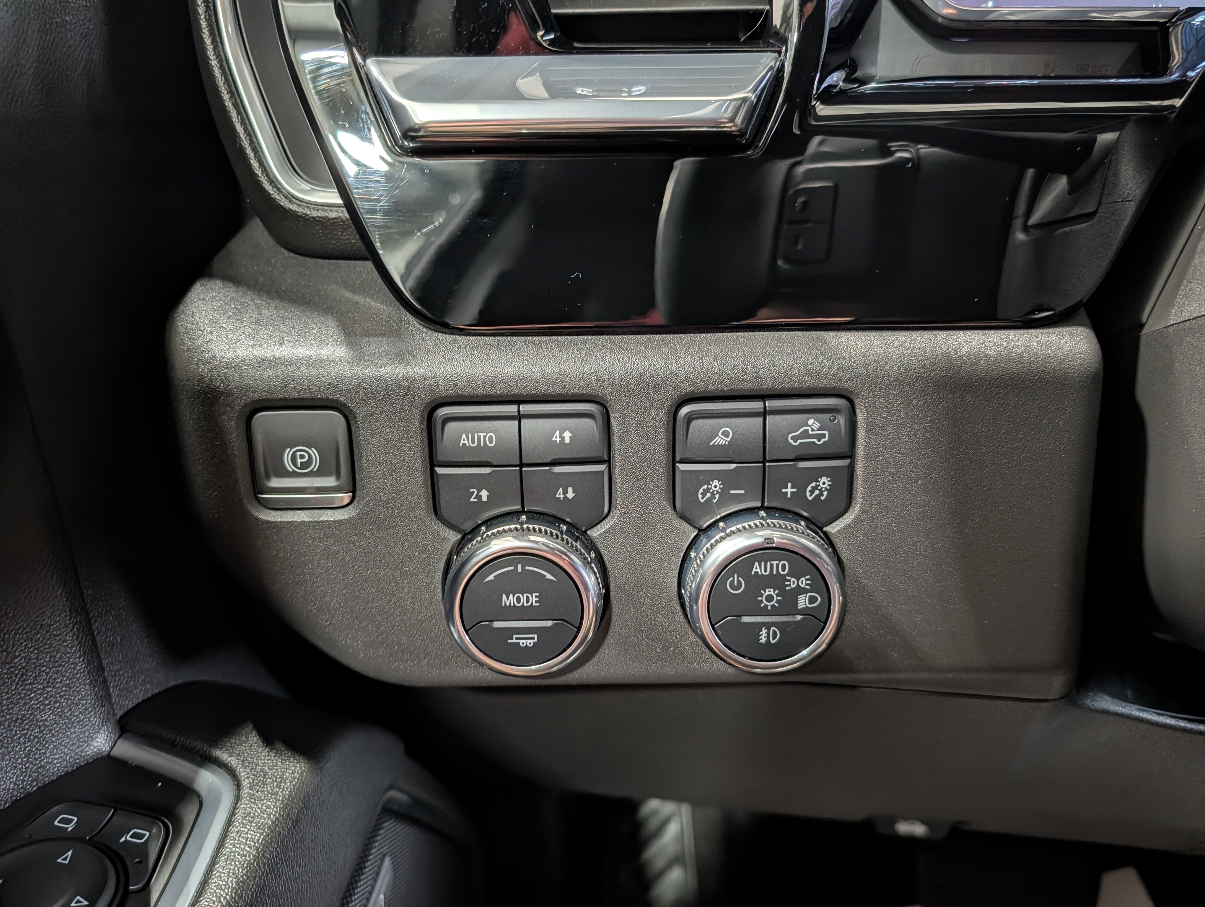 Used 2023 GMC Sierra 1500 SLT w/ SLT Premium Plus Package AWD/4WD image 25