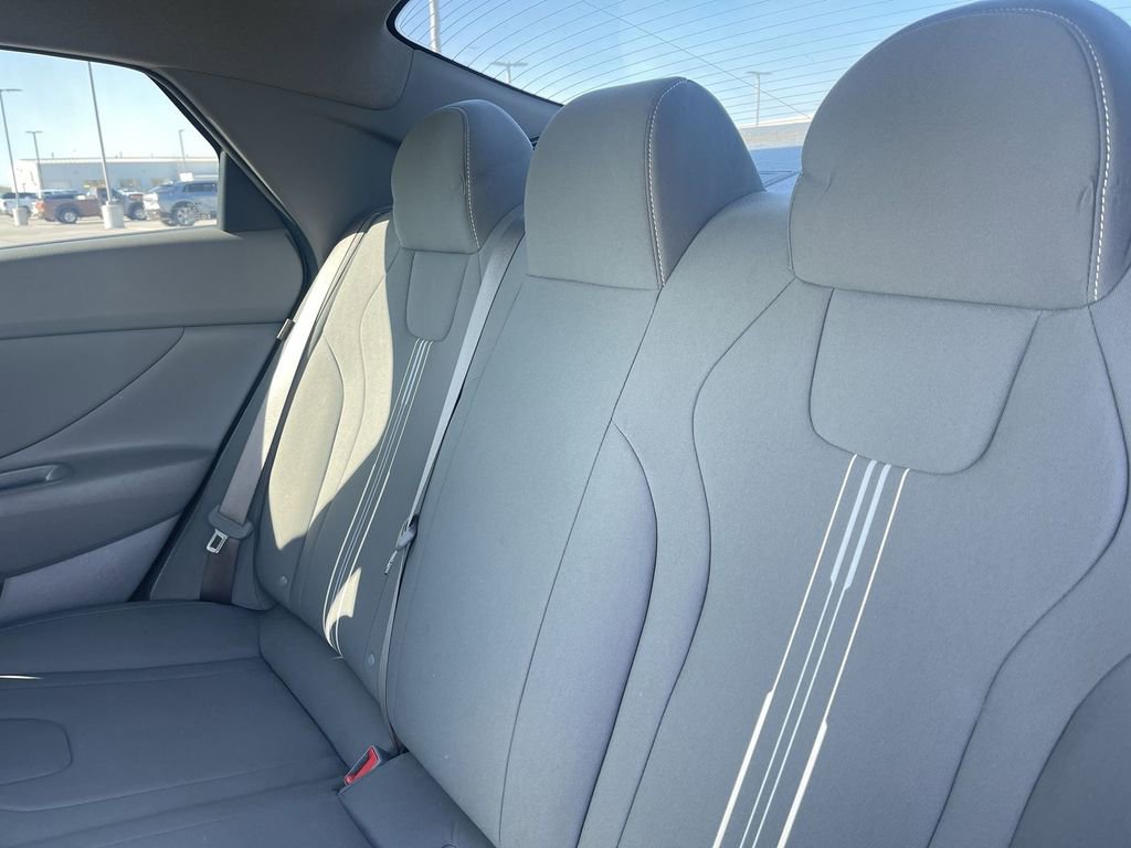 Used 2025 Hyundai Elantra Sport image 23