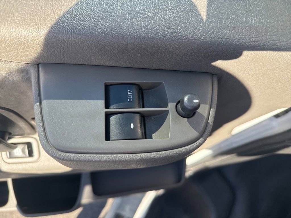 Used 2023 Chevrolet Express 2500 w/ Driver Convenience Package RWD image 21