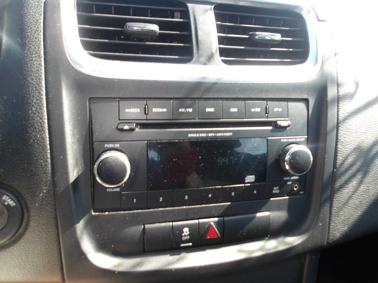 Used 2014 Dodge Avenger SE image 13