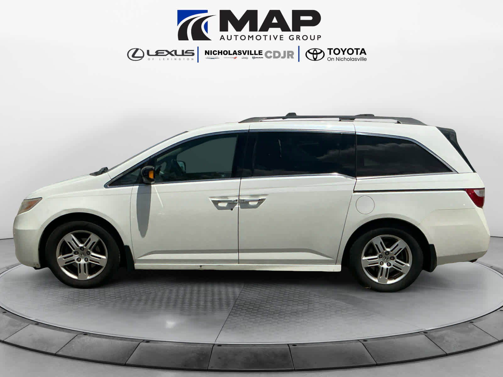 Used 2012 Honda Odyssey Touring Elite image 2
