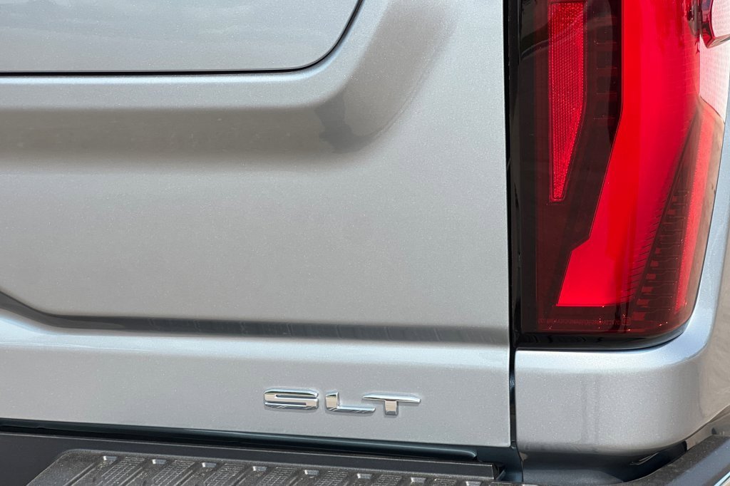 New 2026 GMC Sierra 2500 SLT image 21