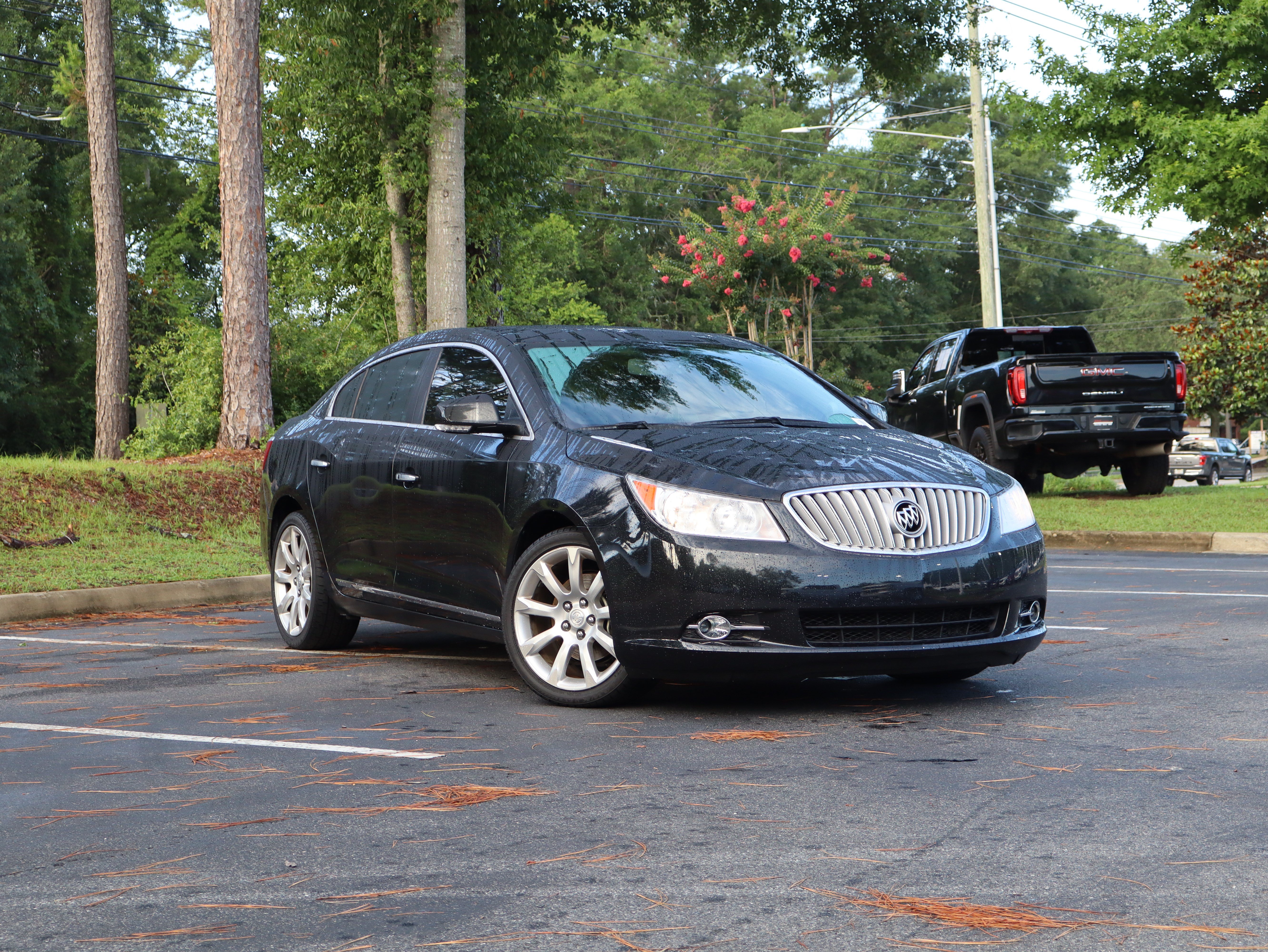 Used 2010 Buick LaCrosse CXS w/ Touring Package FWD image 2