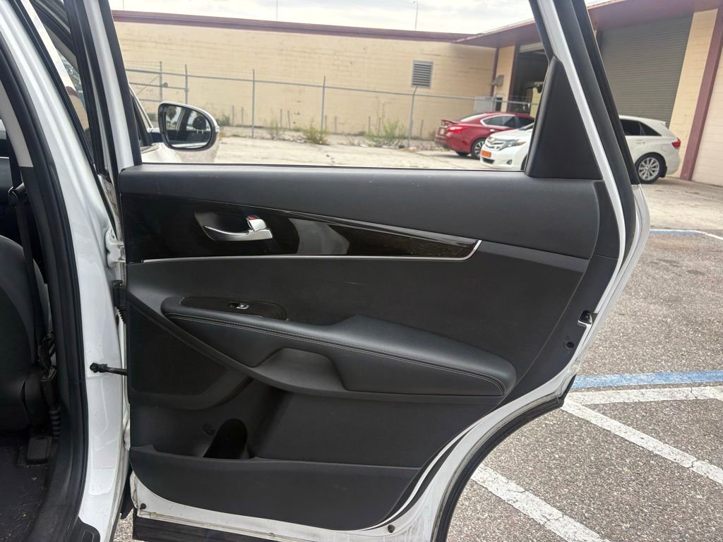 Used 2020 Kia Sorento LX w/ LX I4 Convenience Package FWD image 15