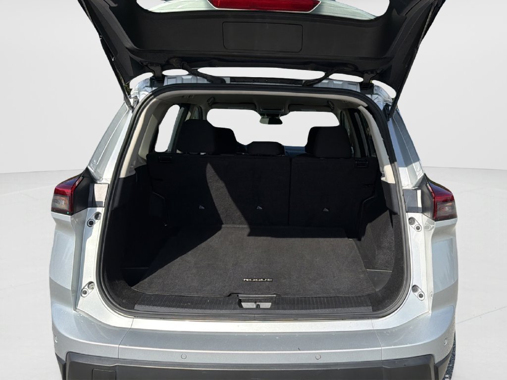 Used 2024 Nissan Rogue S AWD/4WD image 13
