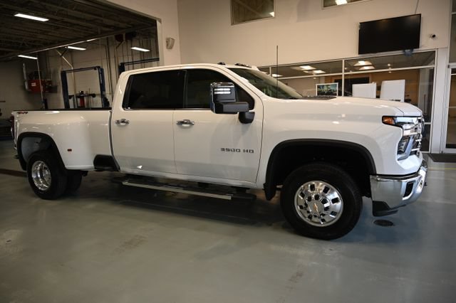New 2026 Chevrolet Silverado 3500 LTZ w/ LTZ Plus Package AWD/4WD image 4