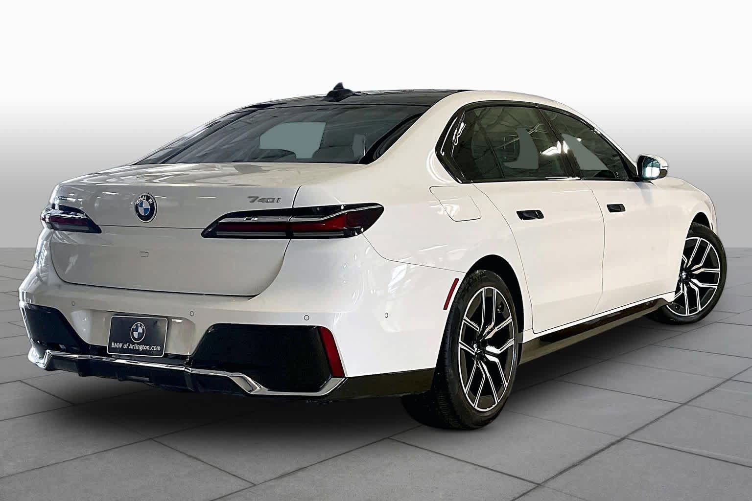 Used 2025 BMW 740i xDrive AWD/4WD image 12