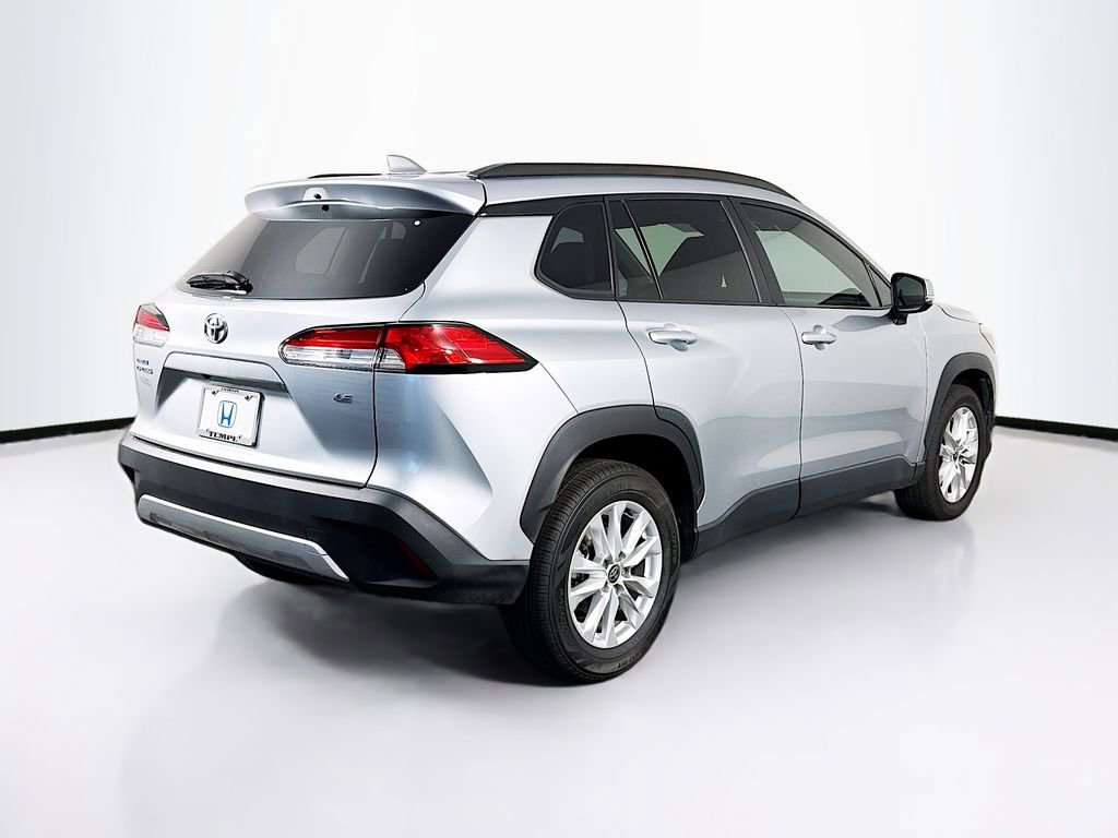 Used 2023 Toyota Corolla Cross LE image 5