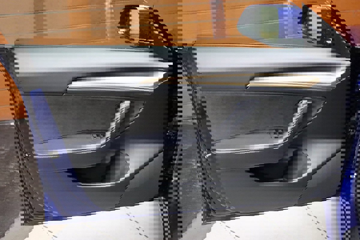 Used 2022 Tesla Model 3 Standard Range image 23