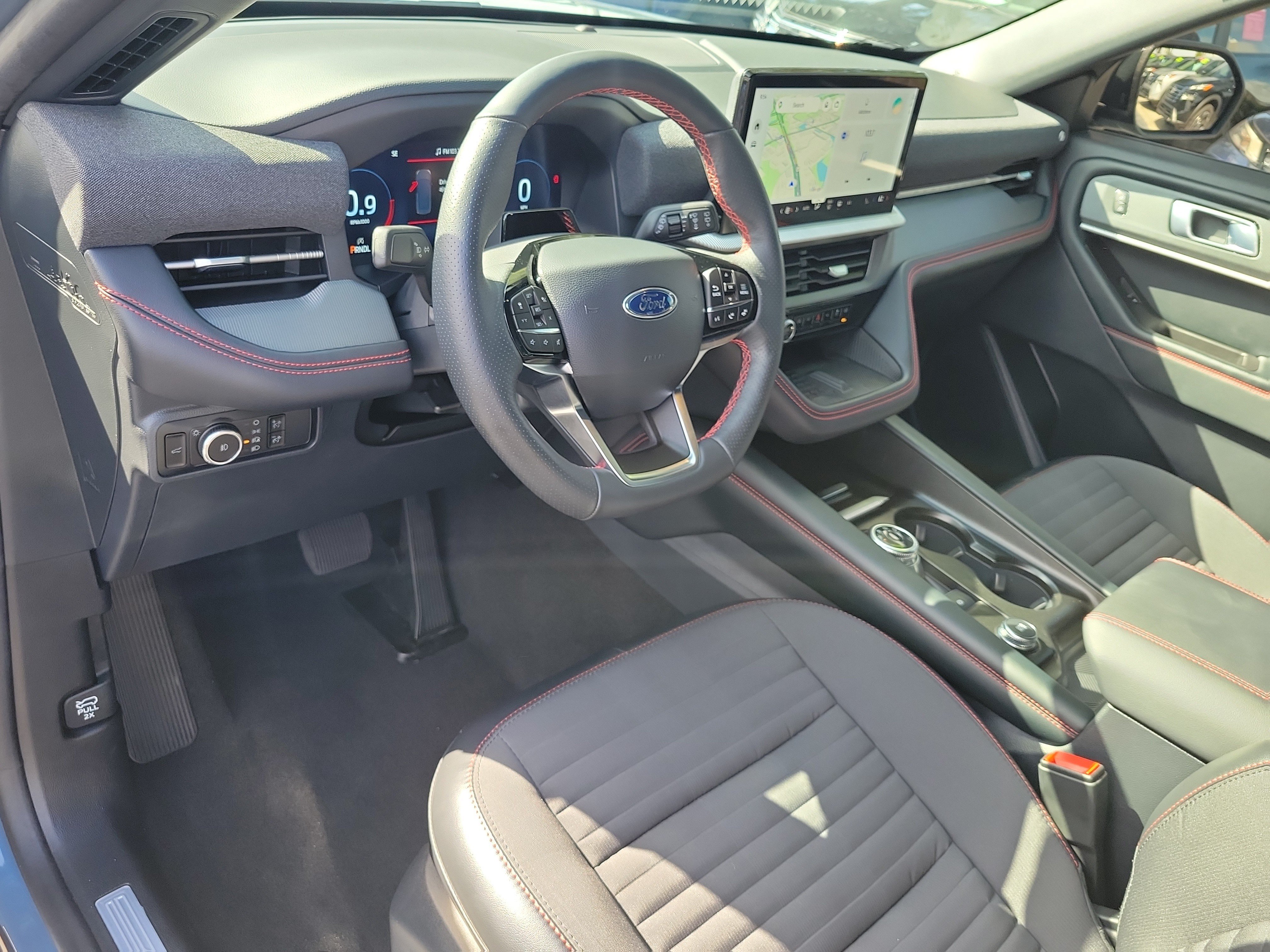 Used 2025 Ford Explorer ST-Line w/ Premium Package RWD image 18