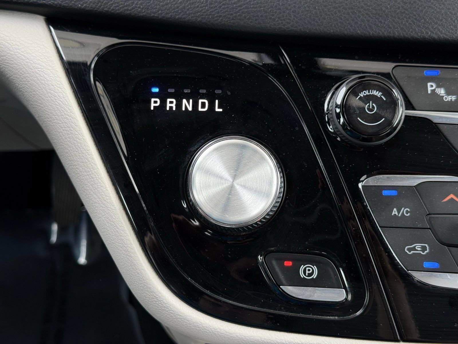 Used 2018 Chrysler Pacifica Touring Plus FWD image 45