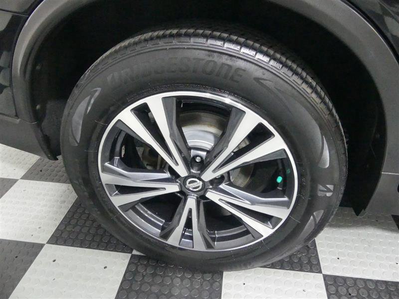 Used 2017 Nissan Rogue SL w/ SL HEV Premium Package image 17