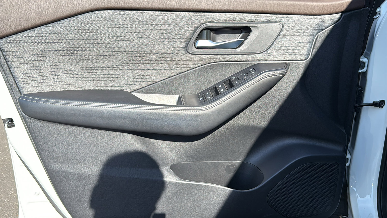 Certified 2023 Nissan Rogue SV AWD/4WD image 6