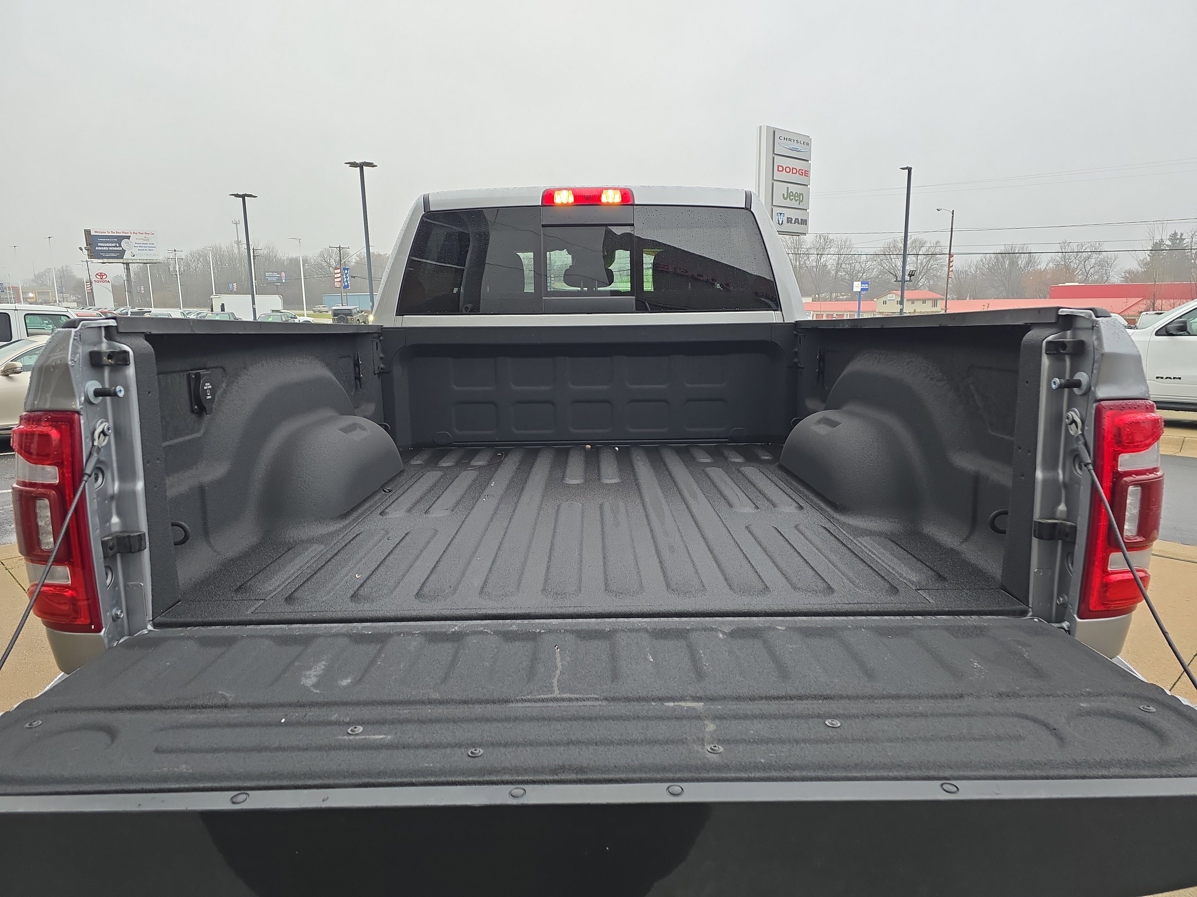 Used 2024 RAM 2500 Big Horn w/ Safety Group image 5