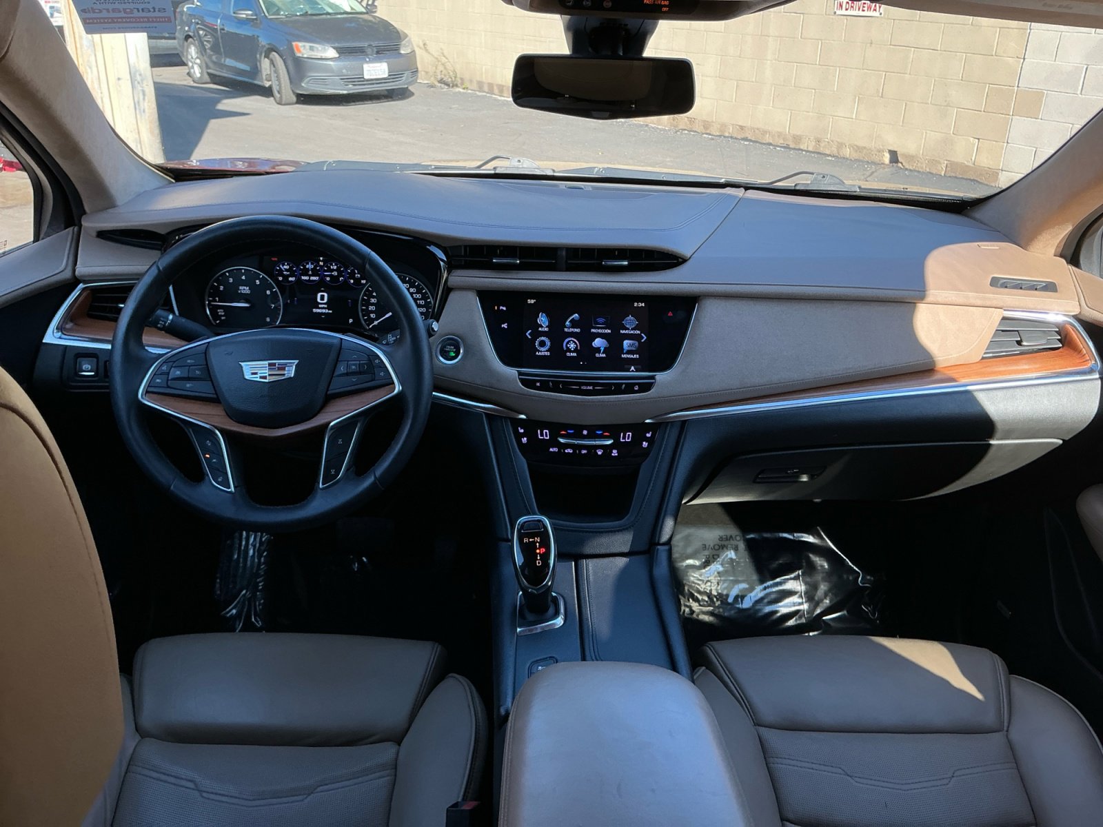 Used 2017 Cadillac XT5 Platinum w/ Driver Assist Package image 18