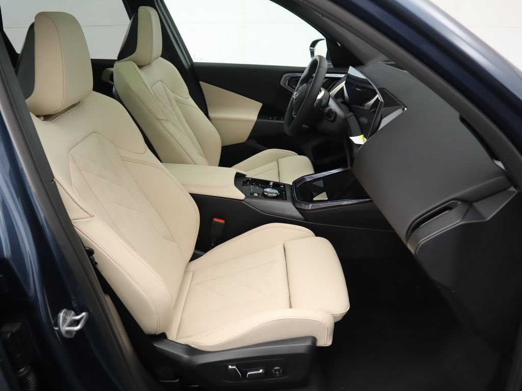 Certified 2025 BMW X3 xDrive30i w/ Premium Package image 22