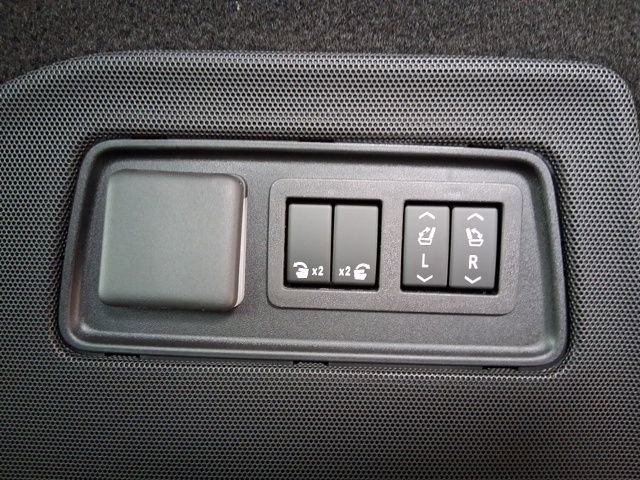 New 2026 Cadillac Escalade ESV Platinum Sport AWD/4WD image 7