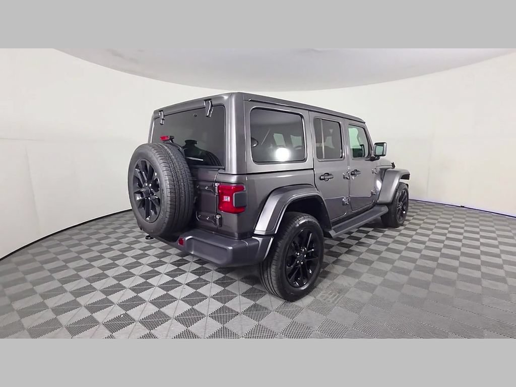 Used 2025 Jeep Wrangler Unlimited Sahara AWD/4WD image 41