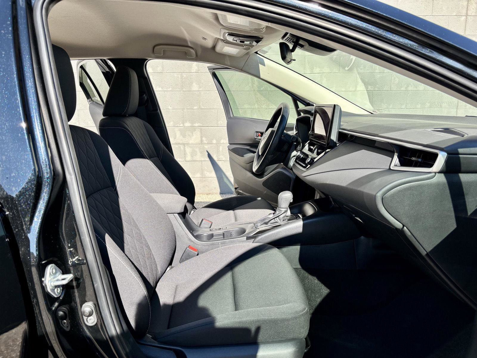 Used 2025 Toyota Corolla LE image 7